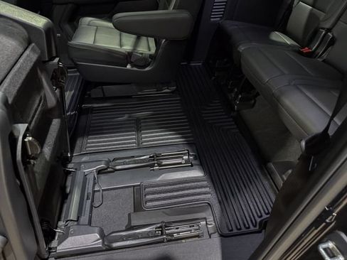 Used 2023 Chevrolet Suburban High Country AWD/4WD image 22