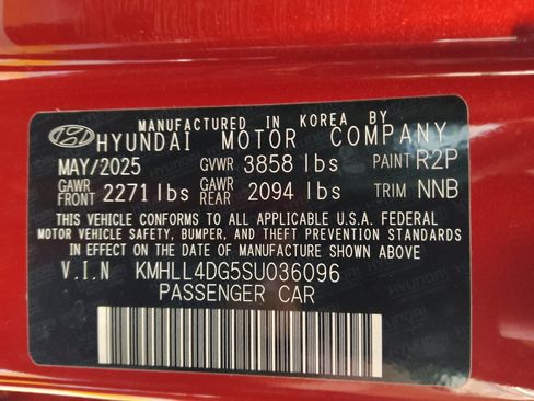 Used 2025 Hyundai Elantra SE FWD image 33