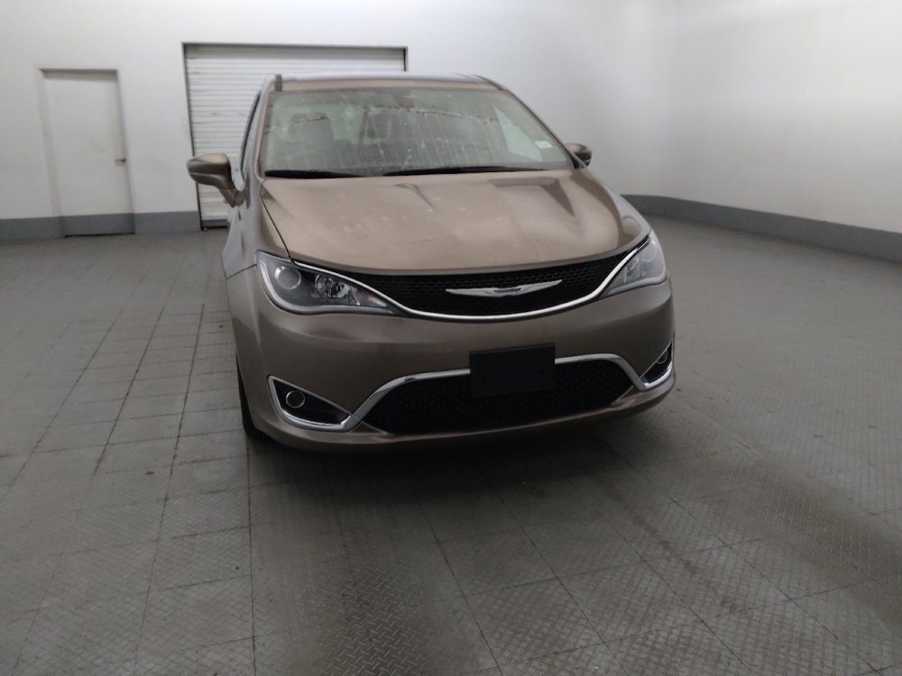Used 2018 Chrysler Pacifica Touring Plus FWD image 14