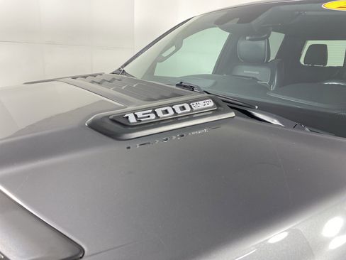 Used 2021 RAM 1500 Laramie w/ Sport Appearance Package image 13