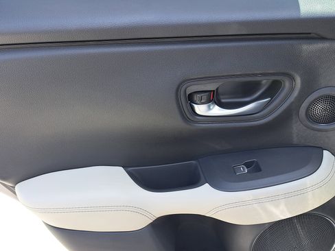 New 2026 Honda HR-V EX-L image 13