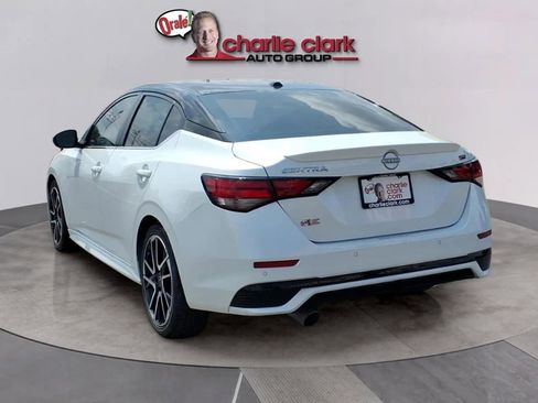 Used 2025 Nissan Sentra SR w/ SR Premium Package FWD image 3