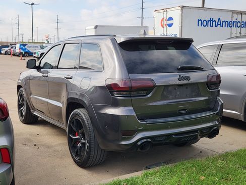 Used 2018 Jeep Grand Cherokee SRT image 6