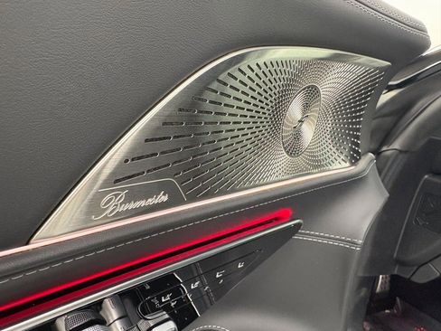 Used 2022 Mercedes-Benz SL 55 AMG 4MATIC w/ Driver Assistance Package image 9