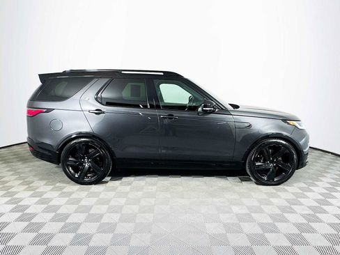 Used 2024 Land Rover Discovery Metropolitan Edition image 4