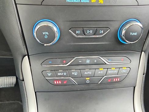 Used 2020 Ford Edge SEL FWD image 38
