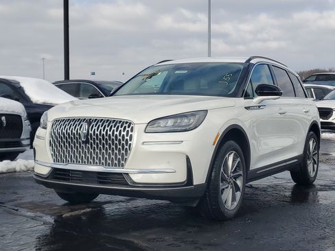 New 2026 Lincoln Corsair Premiere image 2