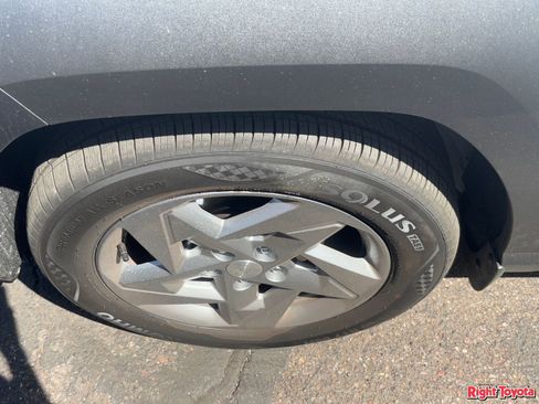 Used 2026 Hyundai Kona SE image 8