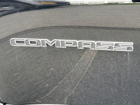 Used 2019 Jeep Compass Latitude w/ Cold Weather Group image 17