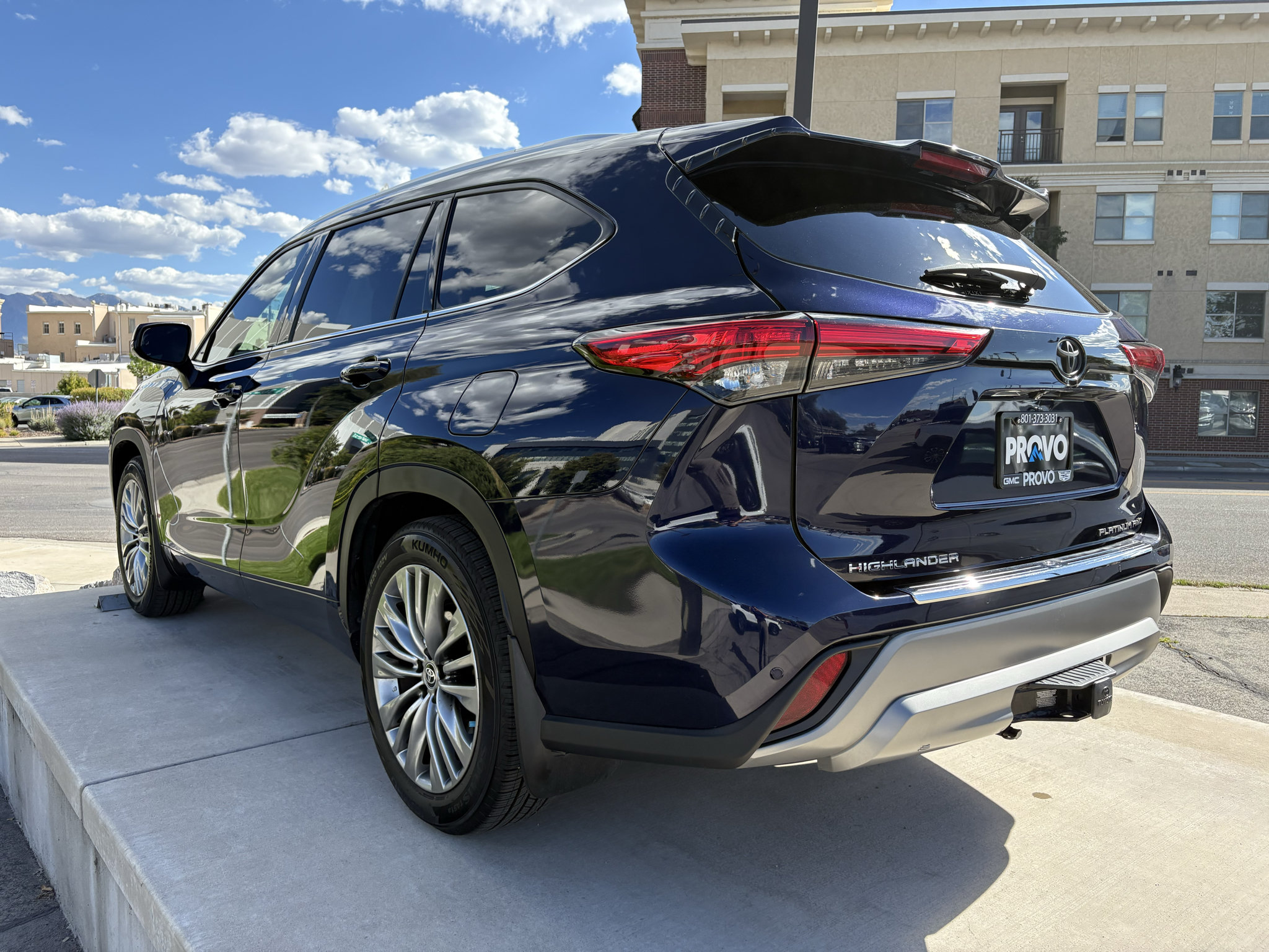 Used 2022 Toyota Highlander Platinum AWD/4WD image 10