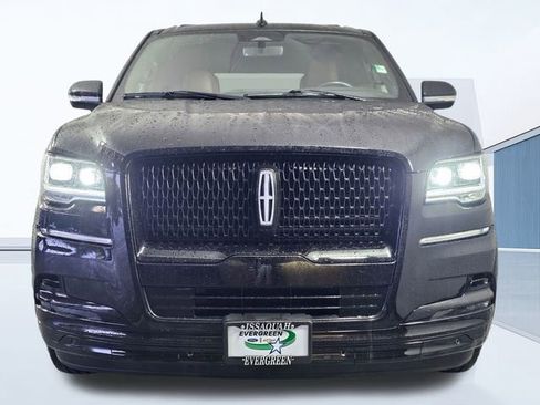 Used 2024 Lincoln Navigator Reserve w/ Equipment Group 201A image 2