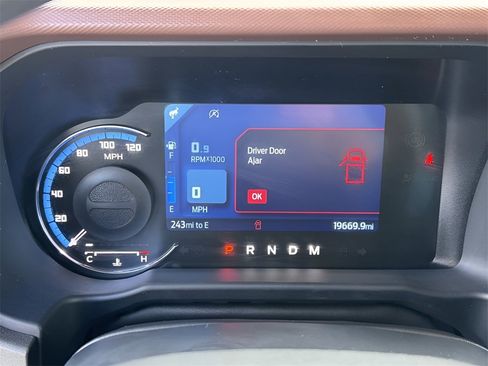 Used 2024 Ford Bronco Outer Banks image 8