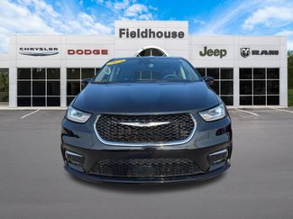 Used 2024 Chrysler Pacifica Touring-L FWD video 2