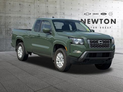 Used 2022 Nissan Frontier SV AWD/4WD image 1
