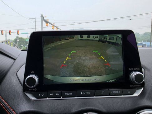 Used 2025 Nissan Sentra SR FWD image 18