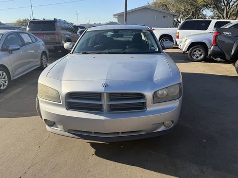 Used 2010 Dodge Charger SXT image 2