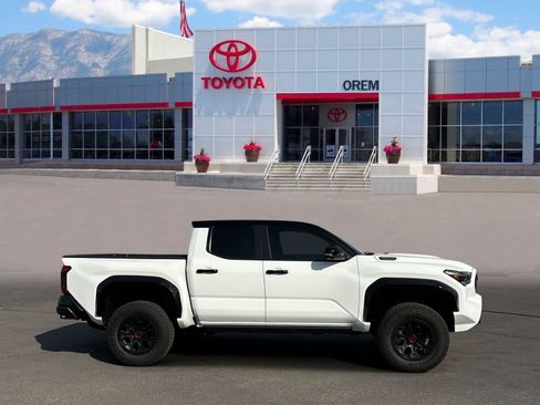 Used 2026 Toyota Tacoma TRD Pro AWD/4WD image 3