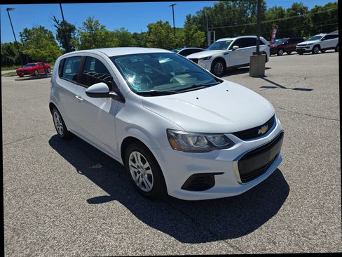 Used 2017 Chevrolet Sonic LT FWD image 6