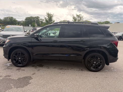 Used 2024 Honda Passport Black Edition image 13
