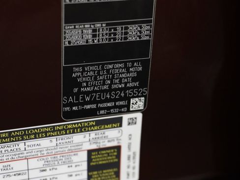 Used 2025 Land Rover Defender 110 Sedona Red Edition image 25