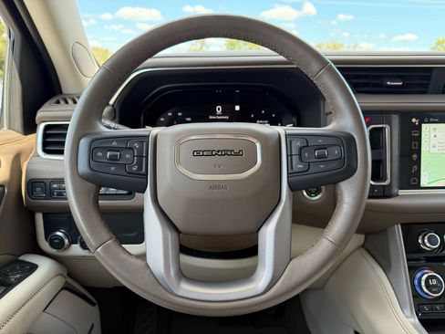 Used 2023 GMC Yukon Denali image 29