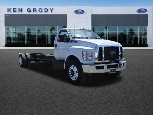 New 2027 Ford F650 2WD Regular Cab Super Duty image 1