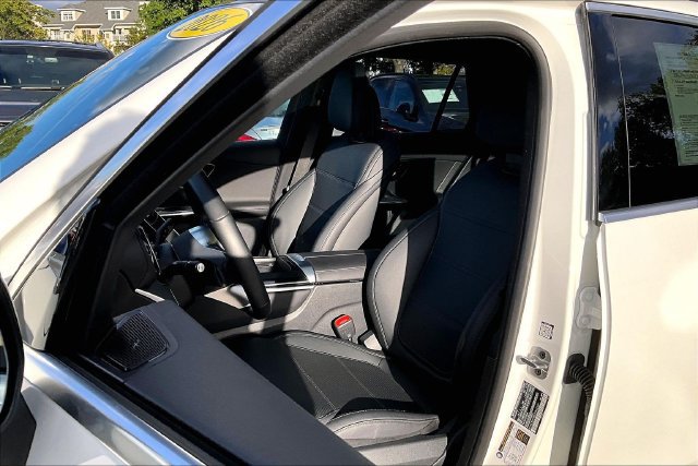 Used 2026 Mercedes-Benz GLC 300 4MATIC image 6