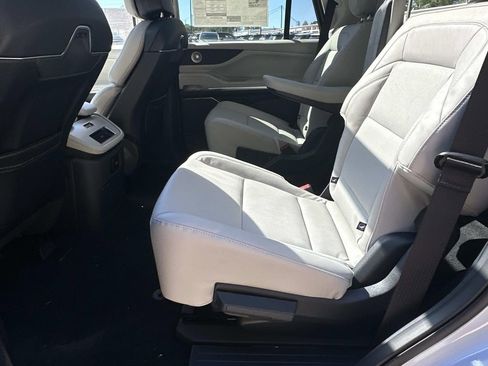 New 2025 Lincoln Navigator Reserve image 24