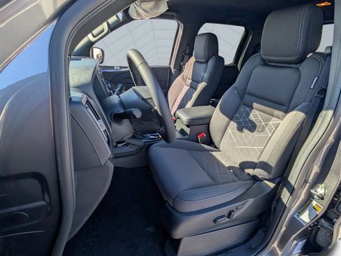 New 2026 Nissan Frontier SV image 5