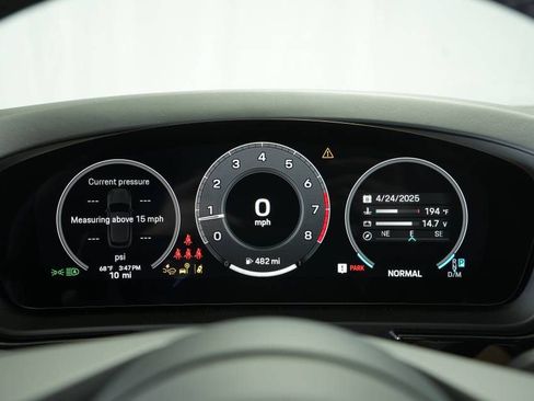 Certified 2025 Porsche Cayenne AWD/4WD image 14
