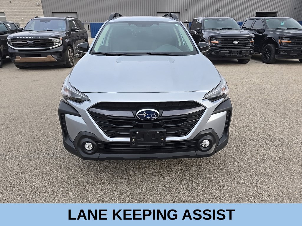 Used 2025 Subaru Outback Premium w/ Popular Package #1A AWD/4WD image 2