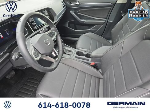 Certified 2023 Volkswagen Jetta SE w/ Panoramic Sunroof Package FWD image 17