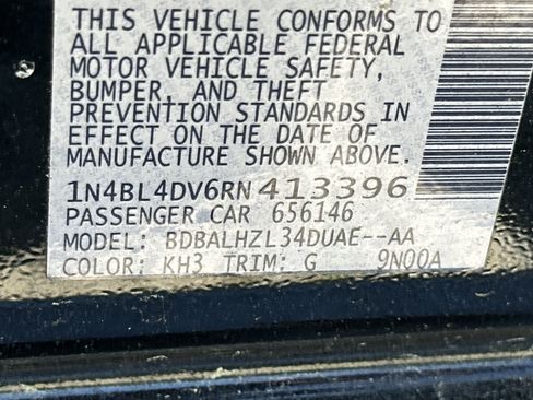 Used 2024 Nissan Altima 2.5 SV w/ SV Premium Package FWD image 29