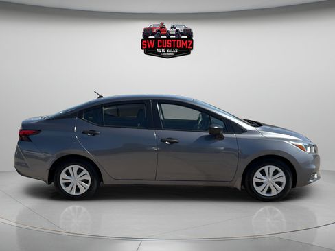 Used 2022 Nissan Versa S FWD image 8