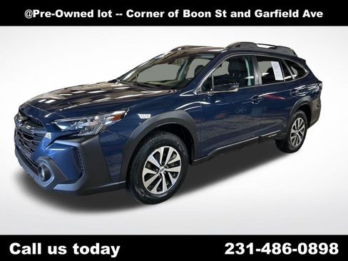Used 2024 Subaru Outback Premium AWD/4WD image 1