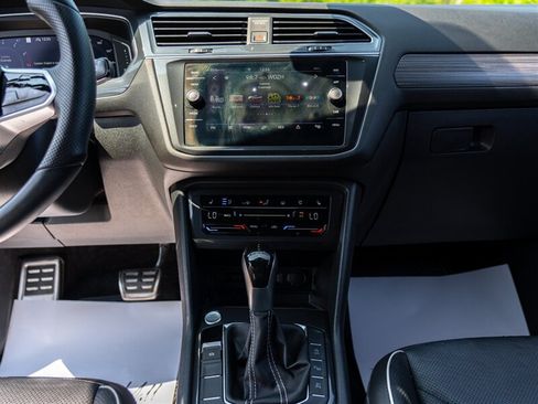 Used 2022 Volkswagen Tiguan SEL R-Line AWD/4WD image 35