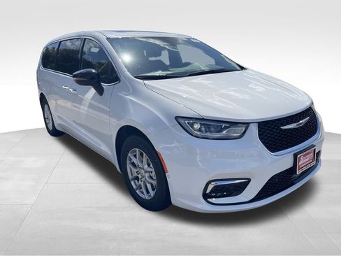 New 2026 Chrysler Pacifica Select image 20