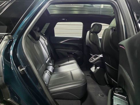 Used 2024 Cadillac Lyriq Sport image 16