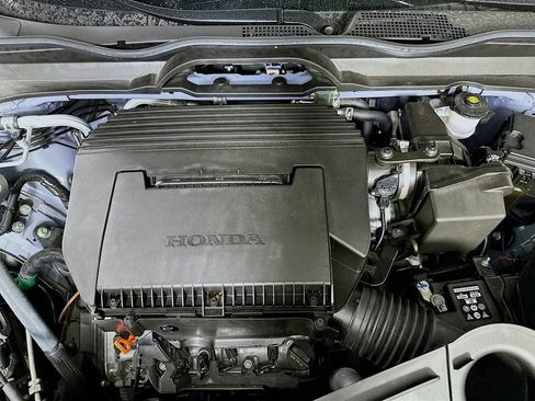 Used 2025 Honda Pilot Sport image 9