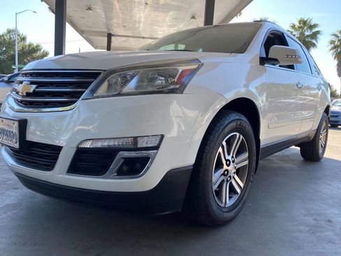 Used 2017 Chevrolet Traverse LT FWD image 30