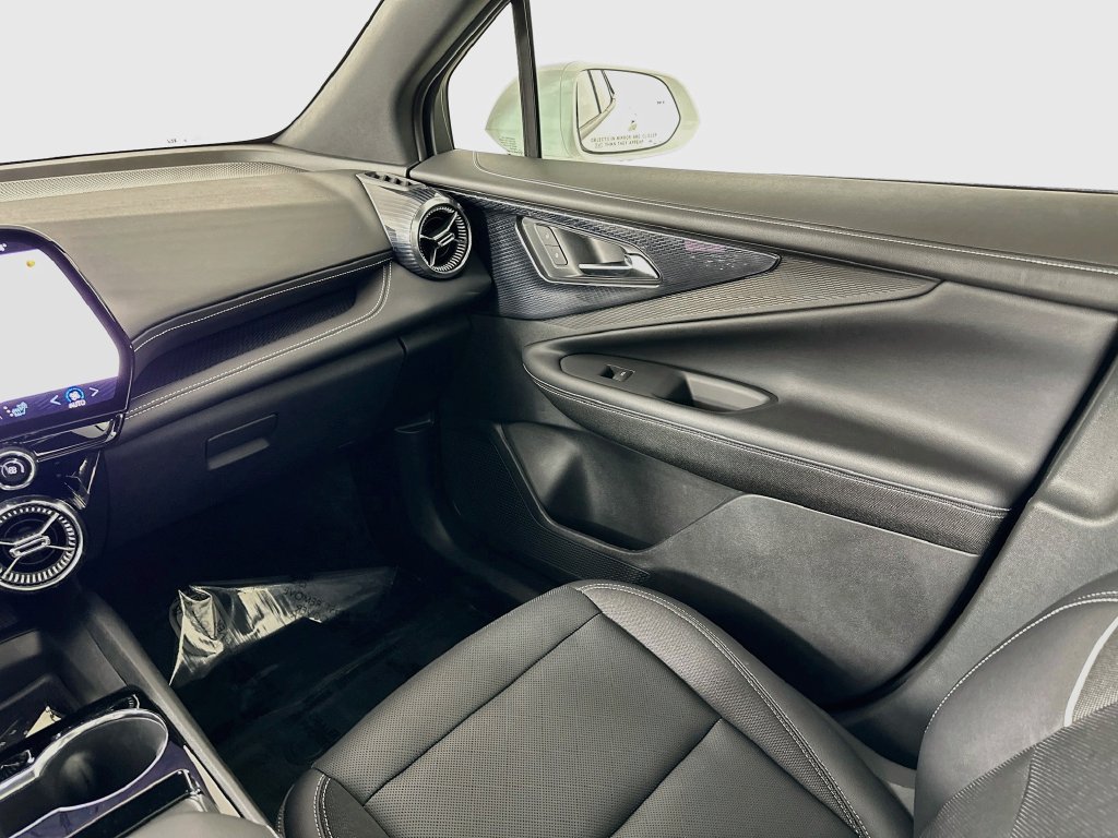 Used 2025 Chevrolet Blazer EV LT AWD/4WD image 28