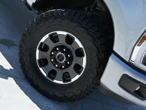 Used 2024 Ford F250 Lariat w/ Tremor Off-Road Package AWD/4WD image 11
