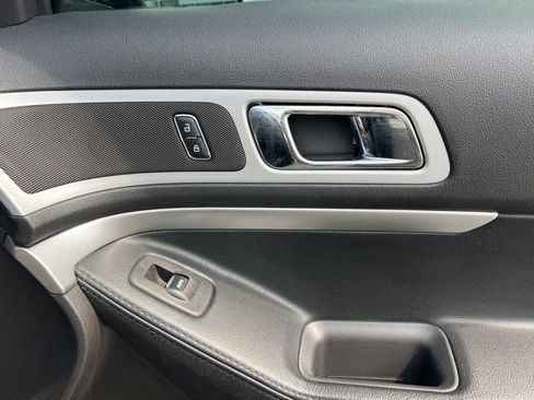 Used 2014 Ford Explorer XLT w/ Equipment Group 202A image 34