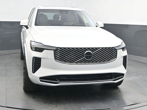 New 2026 Volvo XC90 B6 Ultra image 2