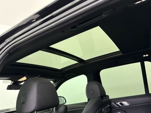 Used 2019 BMW X5 xDrive40i w/ Convenience Package AWD/4WD image 16