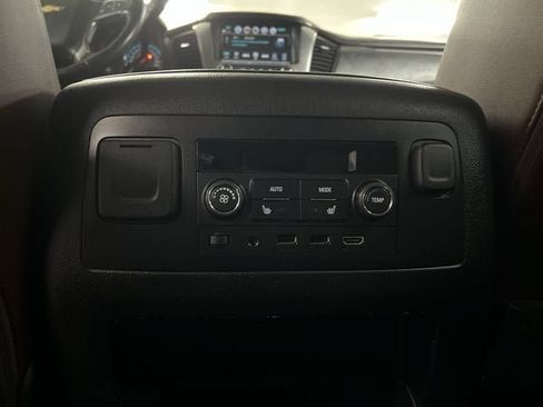 Used 2019 Chevrolet Suburban Premier w/ Premier Plus Edition AWD/4WD image 21