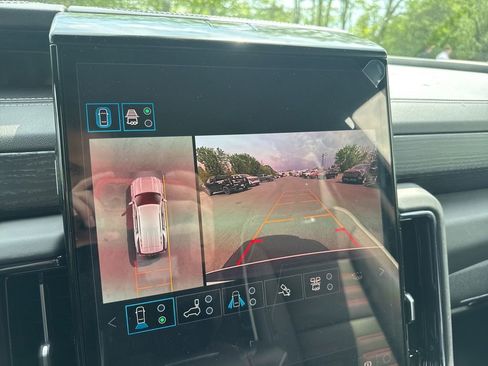 New 2026 GMC Yukon AT4 Ultimate w/ LPO, Floor Liner Package AWD/4WD image 21