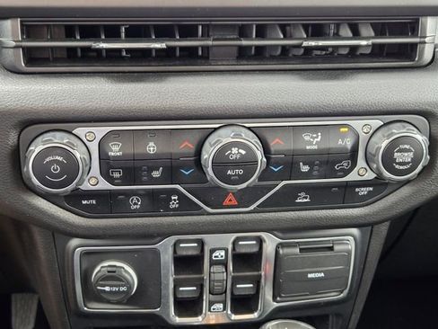 Certified 2024 Jeep Wrangler Sport S image 19