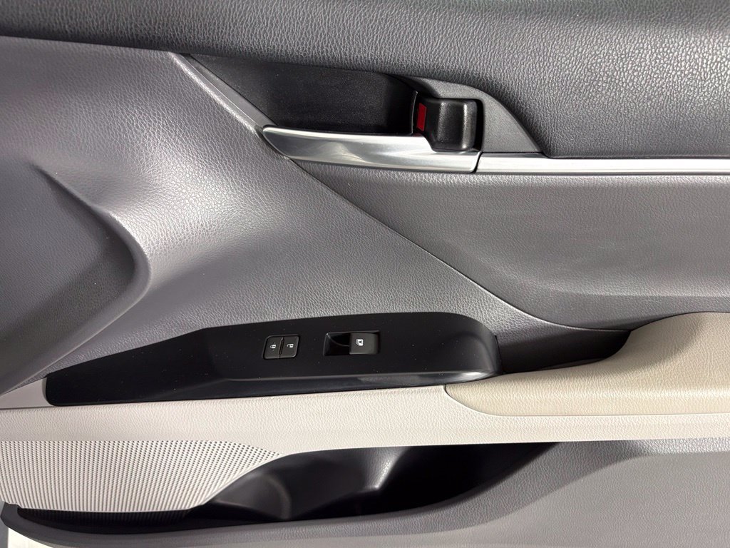 Used 2020 Toyota Camry LE w/ Carpet Mat Package FWD image 12