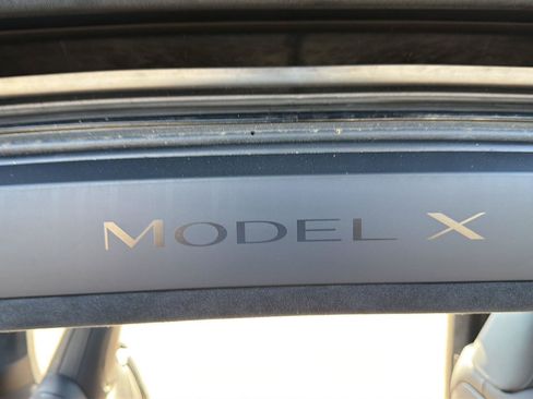 Used 2023 Tesla Model X AWD/4WD image 12